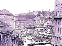 Trg bana Jelačića. Procesija na Tijelovo 1938. godine.jpg